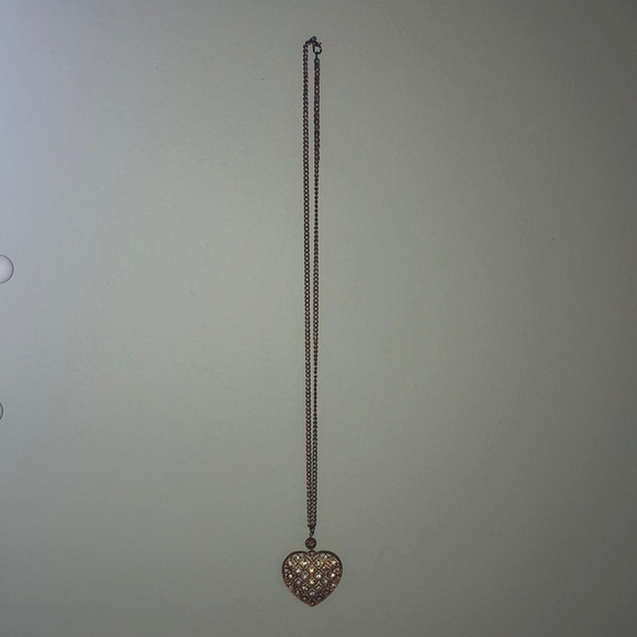 ✨2 for 15✨ Gold heart necklace💛 - Picture 2 of 4